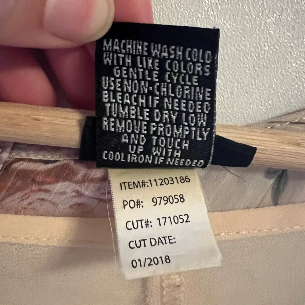 Cream Floral Sheer Blouse - Picture 4 of 6